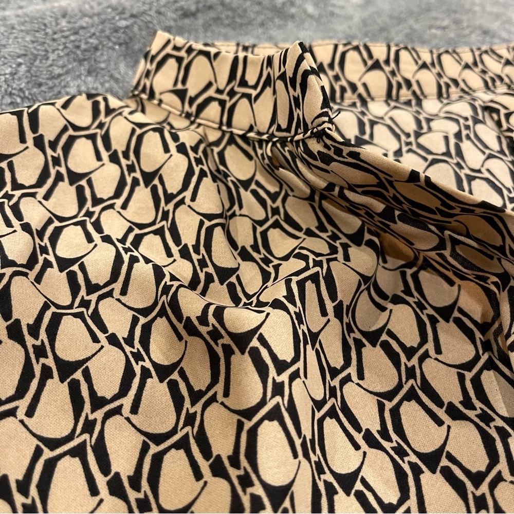 Chic Geometric Pattern Blouse - Picture 3 of 7